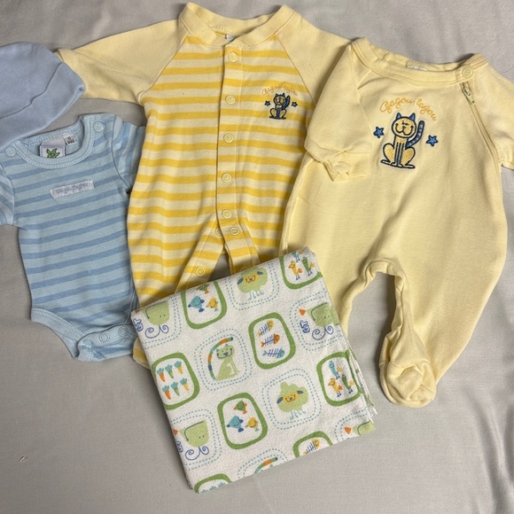 Gagou Tagou - Blue and Yellow Premie Baby 5-piece Set - Picture 1 of 5